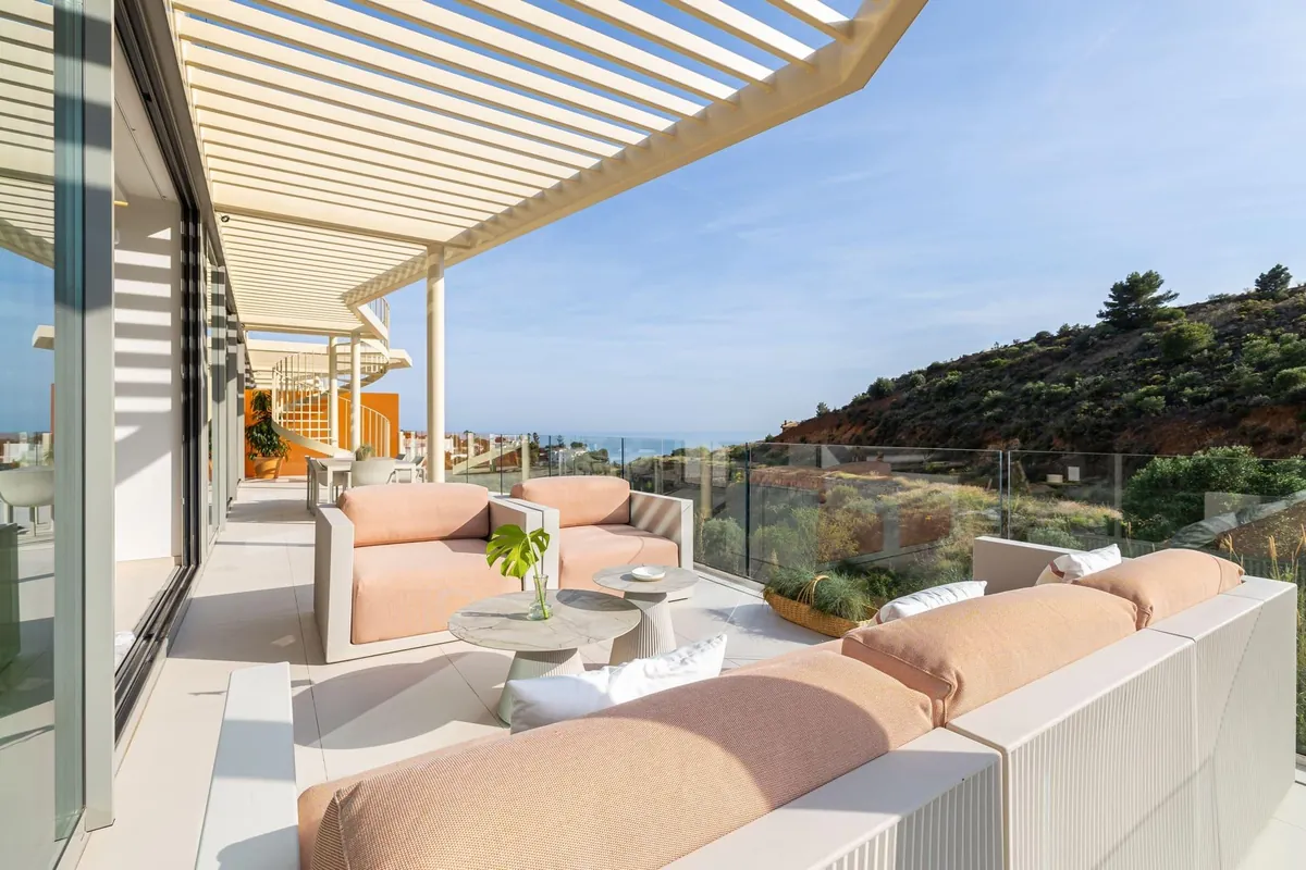 Jardin avec piscine privée d'un logement en rez-de-chaussée de 16+ Collection