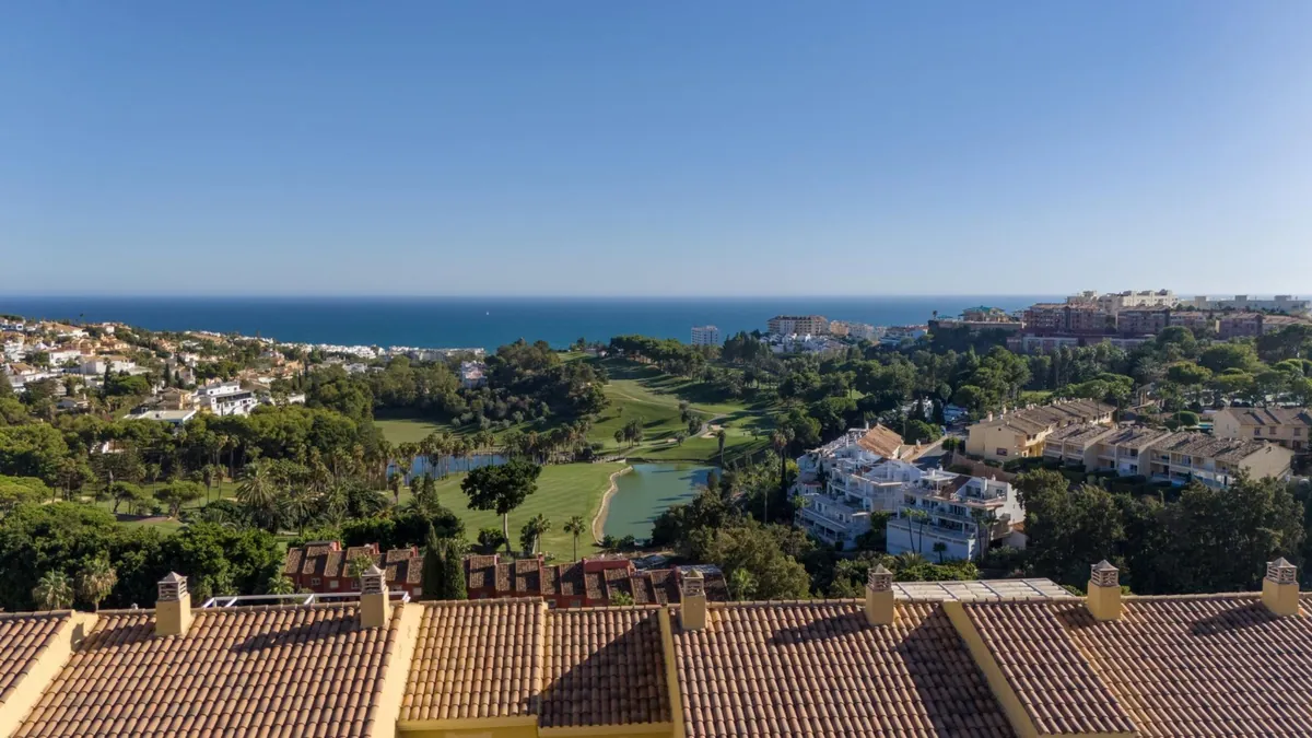 Abelias, Benalmádena 2 Piscina infinita de la promoción de obra nueva Abelias en Benalmádena