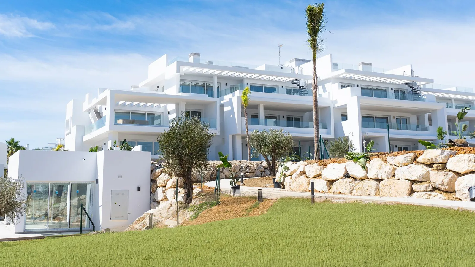 Alcazaba Lagoon Iv, nieuwbouw in Casares Playa, foto 1 van 22