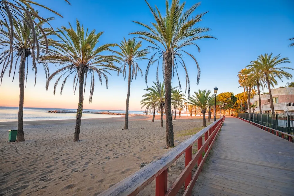 Promenade en bord de mer à Marbella