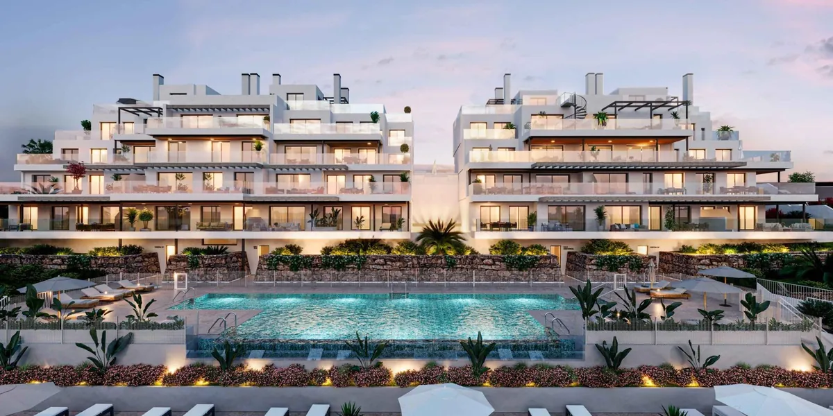 Façade de Las Mesas Collection à Estepona avec terrasses plein sud