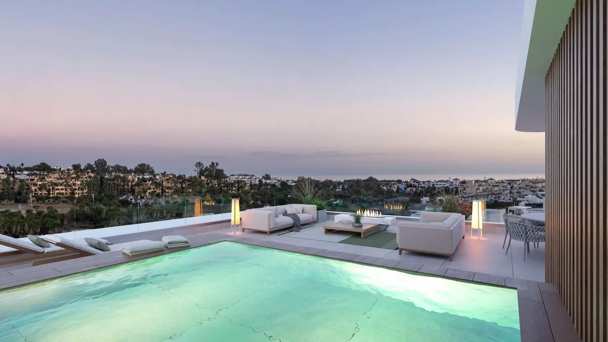 Lyra Residences, Estepona 1 Rangée de maisons neuves de Lyra Residences à El Campanario, Estepona
