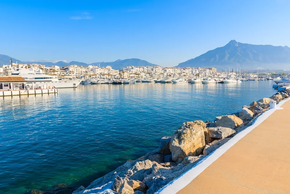 Pourquoi Marbella séduit autant : le port de Puerto Banús