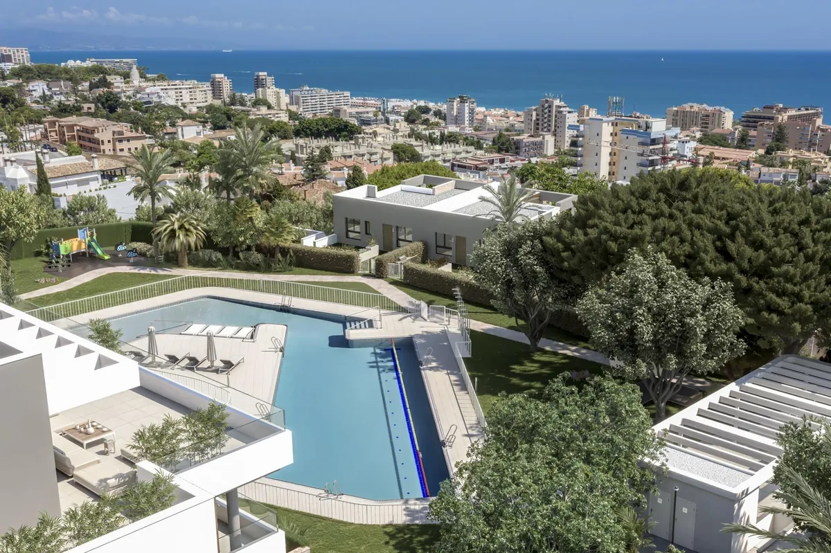 Fachada de Residencial Pacaraima en el barrio de Montemar, en Torremolinos