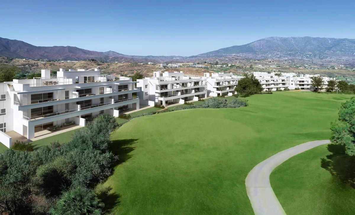 Vistas al campo Europa desde una terraza de Solana Village