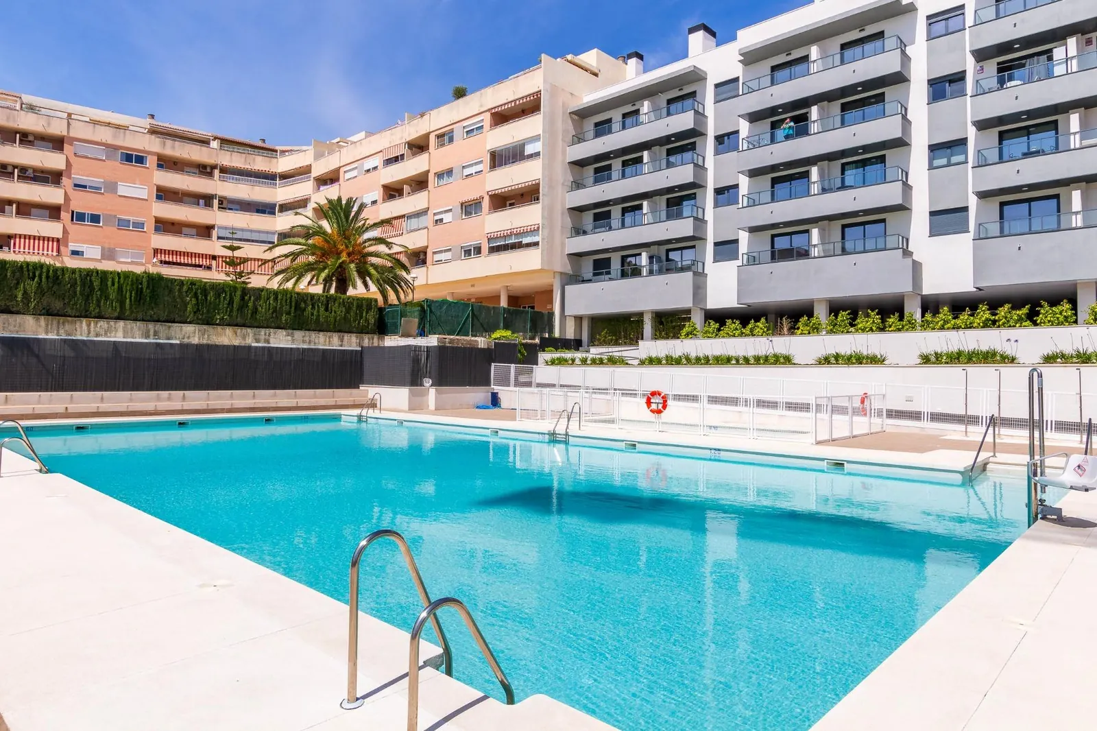 Suite Mijas, programme neuf à Las Lagunas, photo 1 sur 60