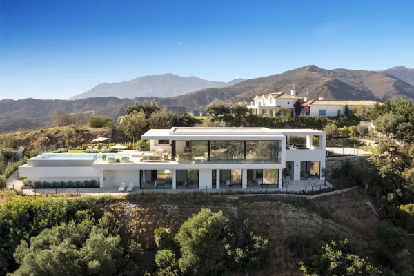 La villa dans le domaine verdoyant de Monte Mayor à Benahavís