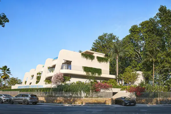 AÍDA, Golden Mile, Marbella: building seen from the street