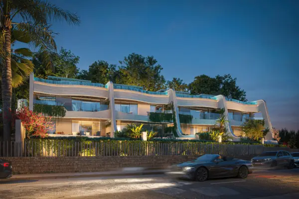 AÍDA, Golden Mile, Marbella: building in the evening light