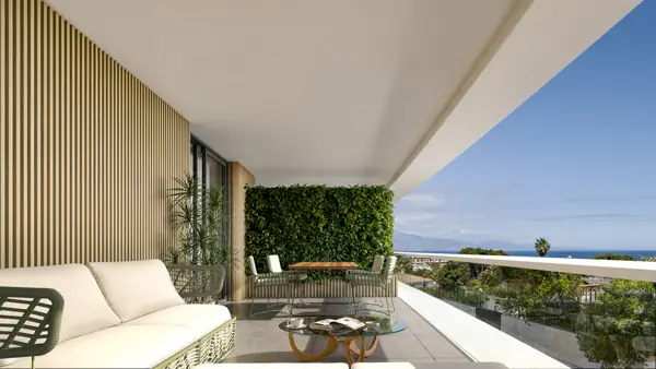 Moon 64, Los Hidalgos, Manilva: covered terrace with sea views