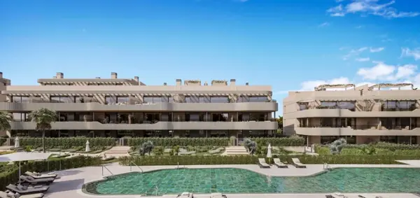 Nyra Residences, Estepona : résidence avec piscine commune sous un ciel bleu (rendu 3D)