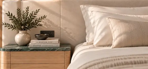 Orum, Estepona: slaapkamer met nachtkastje in groen marmer (3D-weergave)