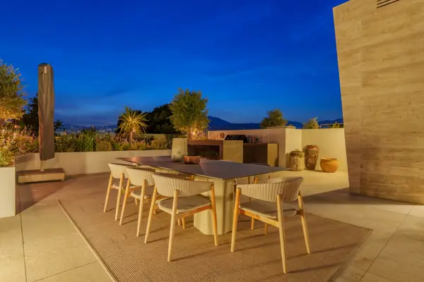 Skyvilla 6, Nueva Andalucía, Marbella : terrasse extérieure avec table à manger