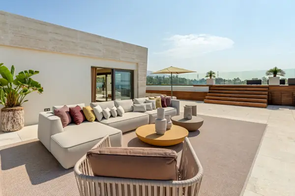 Skyvilla 6, Nueva Andalucía, Marbella : toit-terrasse avec espace lounge