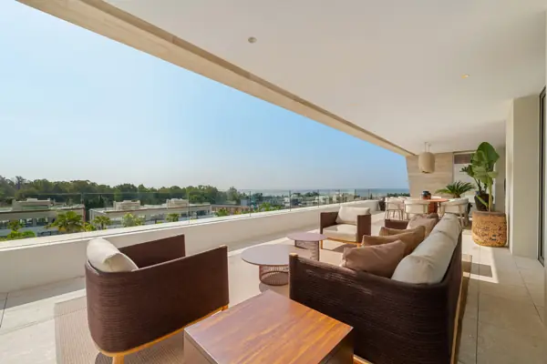 Skyvilla 6, Nueva Andalucía, Marbella : terrasse avec coin salon